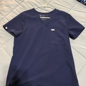 Figs Men's V-Neck Top in Navy Blue